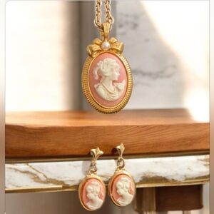 Cameo Earring And Necklace Set